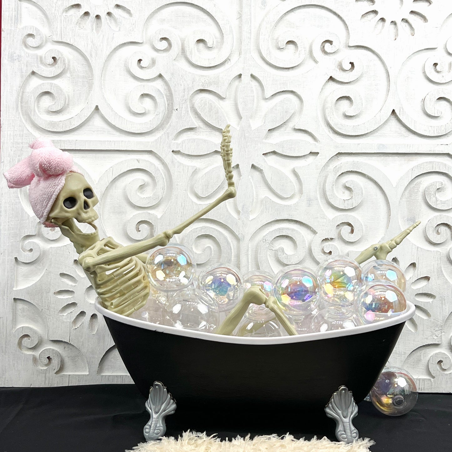 Halloween Skeleton Decor, Halloween Skeleton Centerpiece, Skeleton in a Bathtub, Halloween Table Arrangement, Skeleton Arrangement