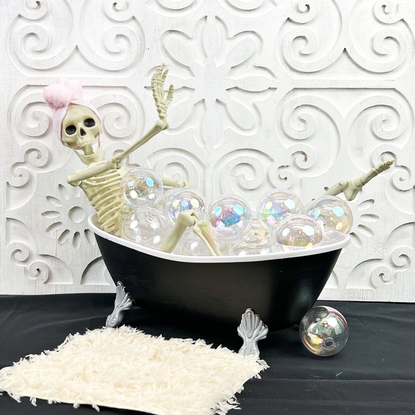 Halloween Skeleton Decor, Halloween Skeleton Centerpiece, Skeleton in a Bathtub, Halloween Table Arrangement, Skeleton Arrangement