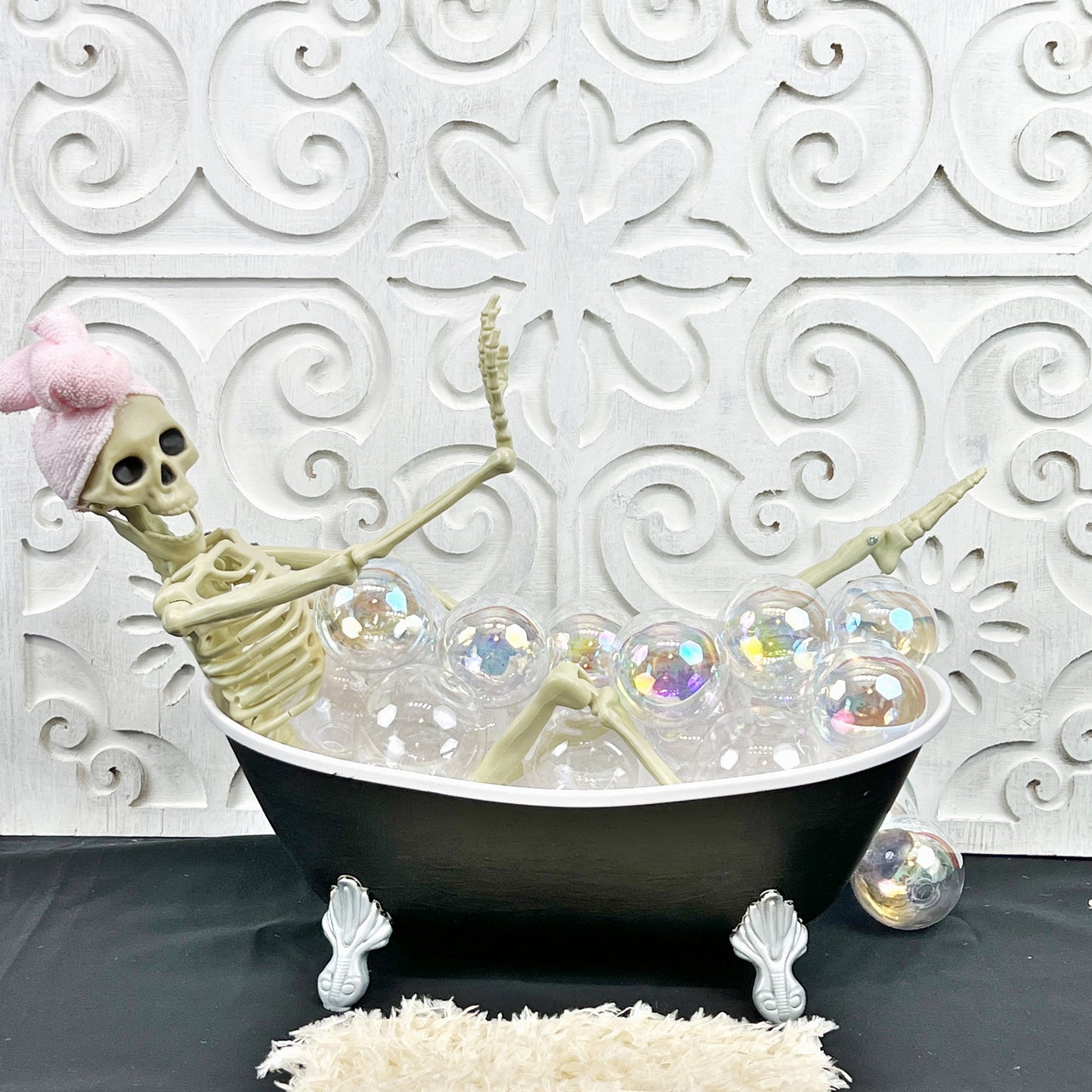 Halloween Skeleton Decor, Halloween Skeleton Centerpiece, Skeleton in a Bathtub, Halloween Table Arrangement, Skeleton Arrangement