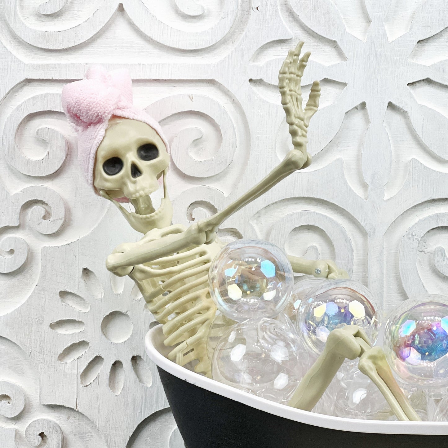 Halloween Skeleton Decor, Halloween Skeleton Centerpiece, Skeleton in a Bathtub, Halloween Table Arrangement, Skeleton Arrangement