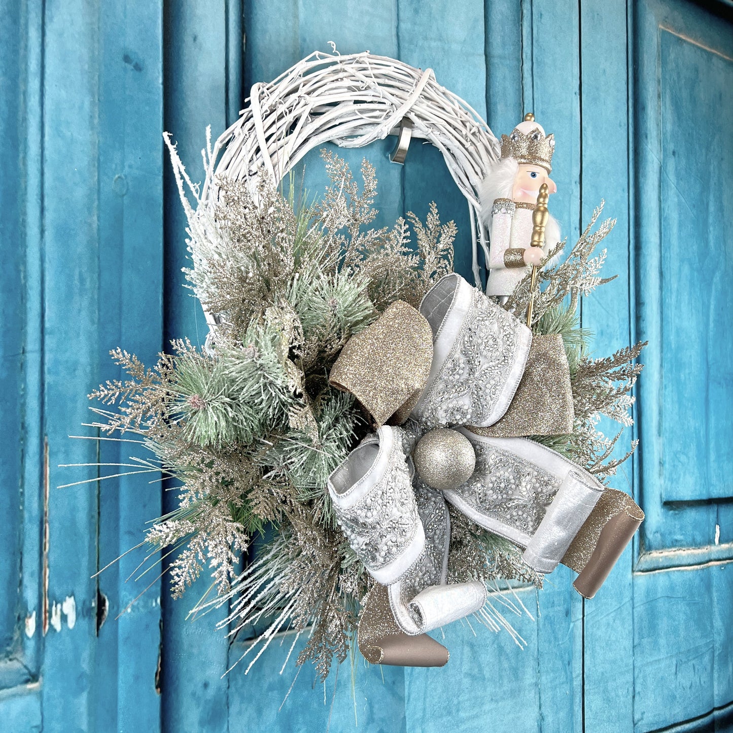 Nutcracker Wreath for Front Door, Nutcracker Christmas Wreath, Holiday Home Decor, Winter Wreath, Nutcracker Decor, Gold and White Wreath