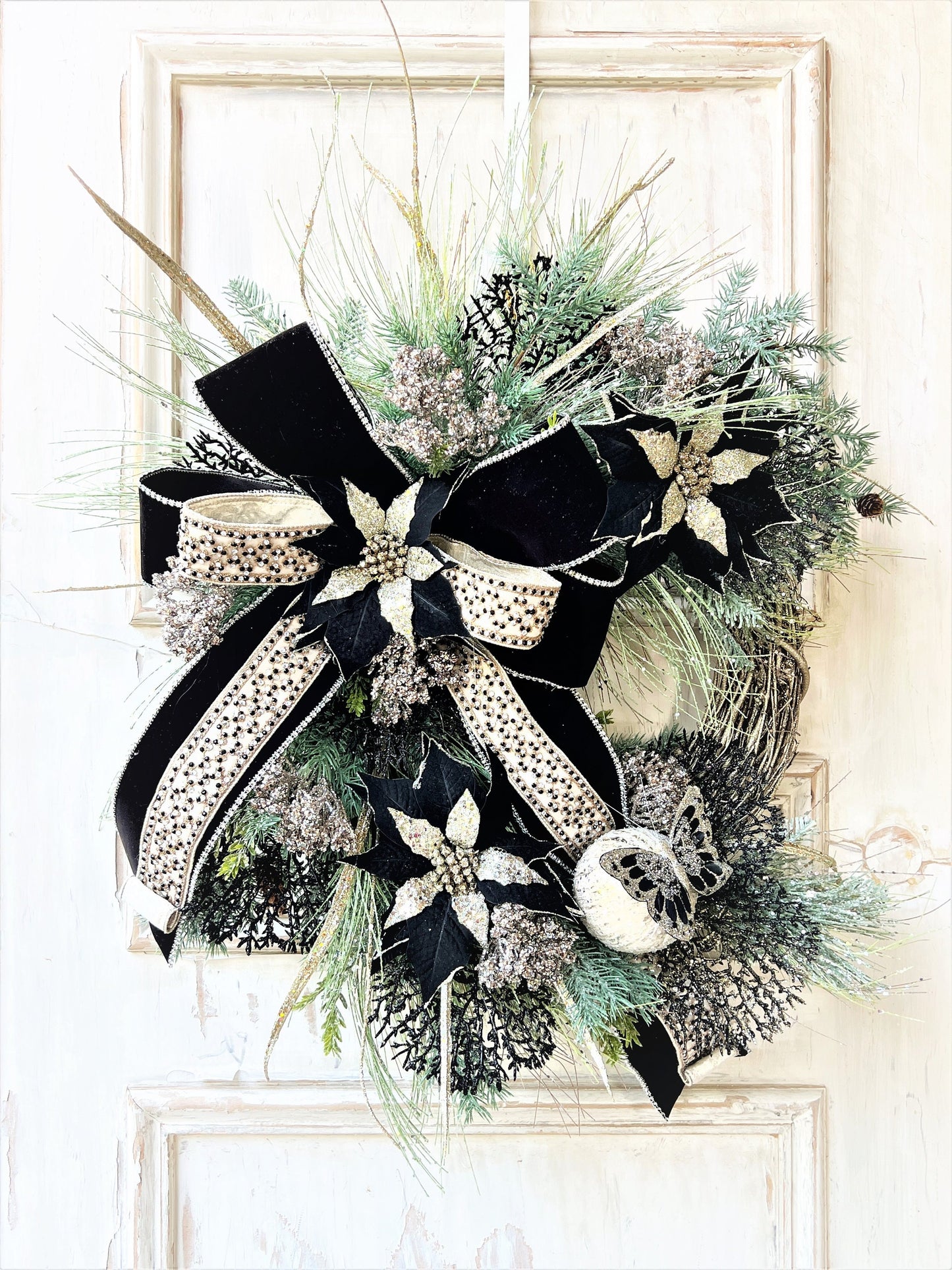Christmas Wreath, Gold and Black Wreath, Black and Gold Holiday Decor, New Year's Wreath, Gold Christmas Wreath, Elegant Holiday Wreath,