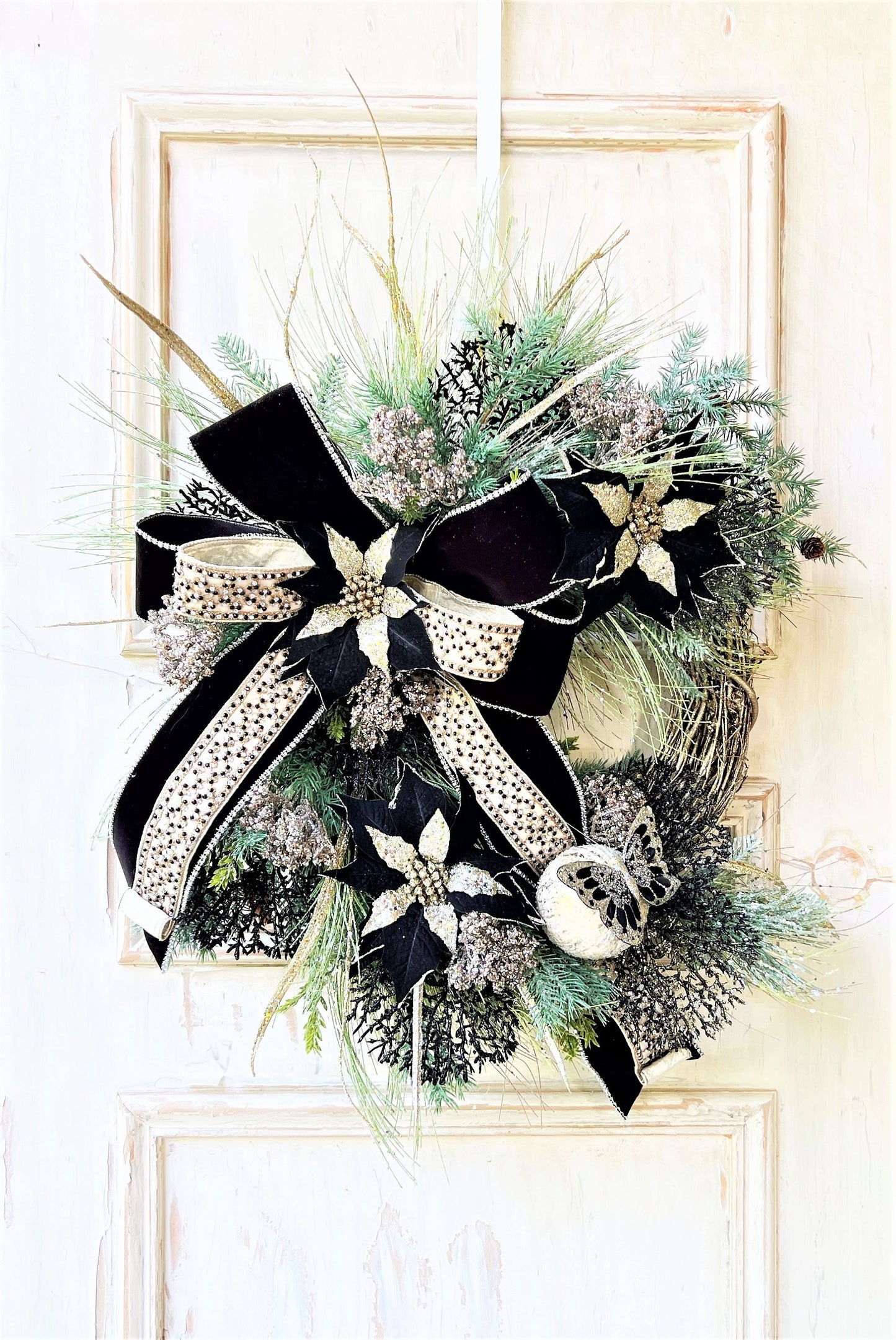 Christmas Wreath, Gold and Black Wreath, Black and Gold Holiday Decor, New Year's Wreath, Gold Christmas Wreath, Elegant Holiday Wreath,