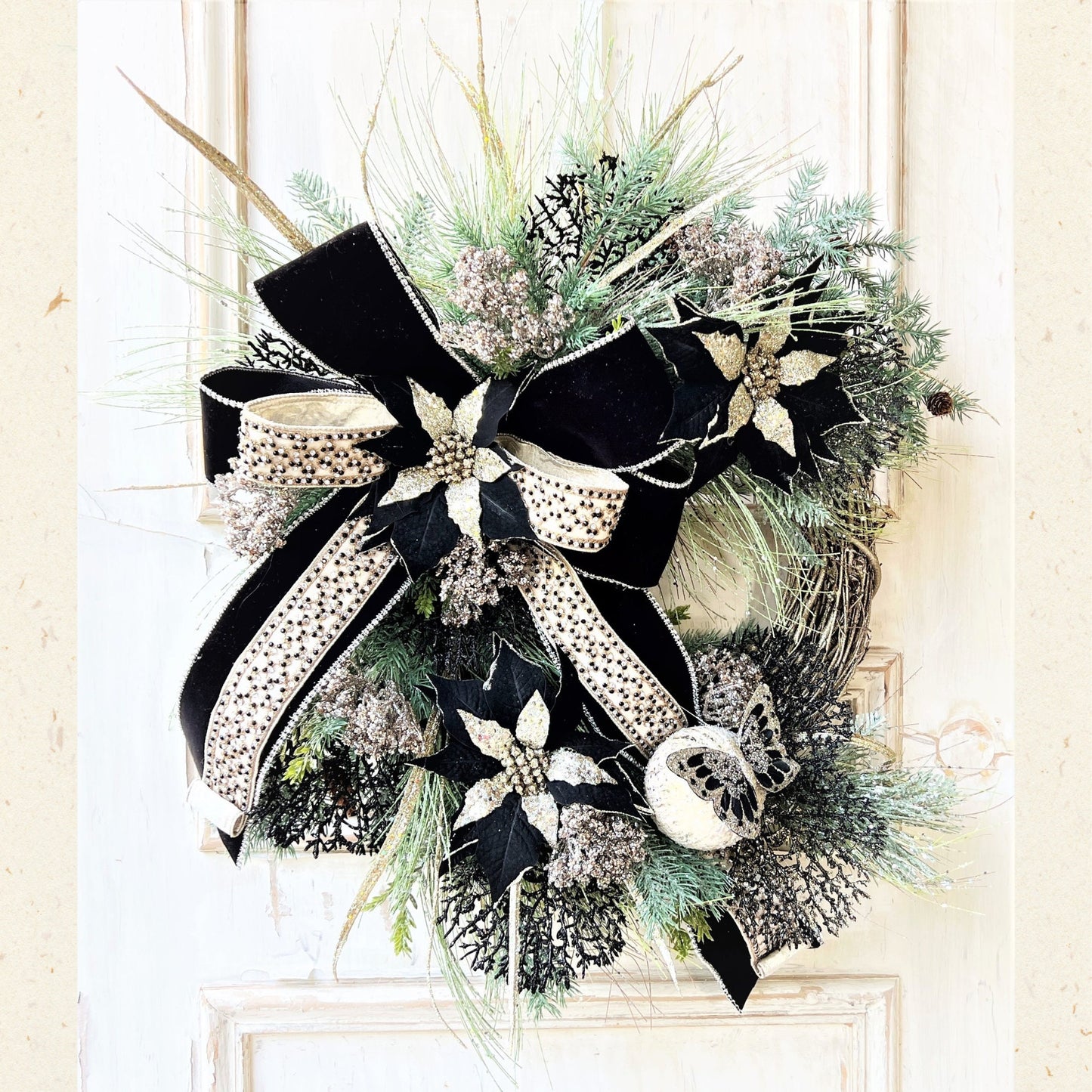 Christmas Wreath, Gold and Black Wreath, Black and Gold Holiday Decor, New Year's Wreath, Gold Christmas Wreath, Elegant Holiday Wreath,