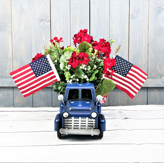 Patriotic Centerpiece, 4th of July Truck Arrangement, Patriotic vintage Truck Centerpiece, Fourth of July Centerpiece, Summer Decor