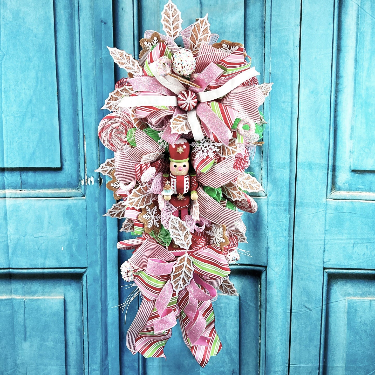 Nutcracker Swag, Christmas Nutcracker Swag, Christmas Wreath, Holiday Nutcracker Decor, Winter Wreath, Nutcracker Decor, Gingerbread Decor