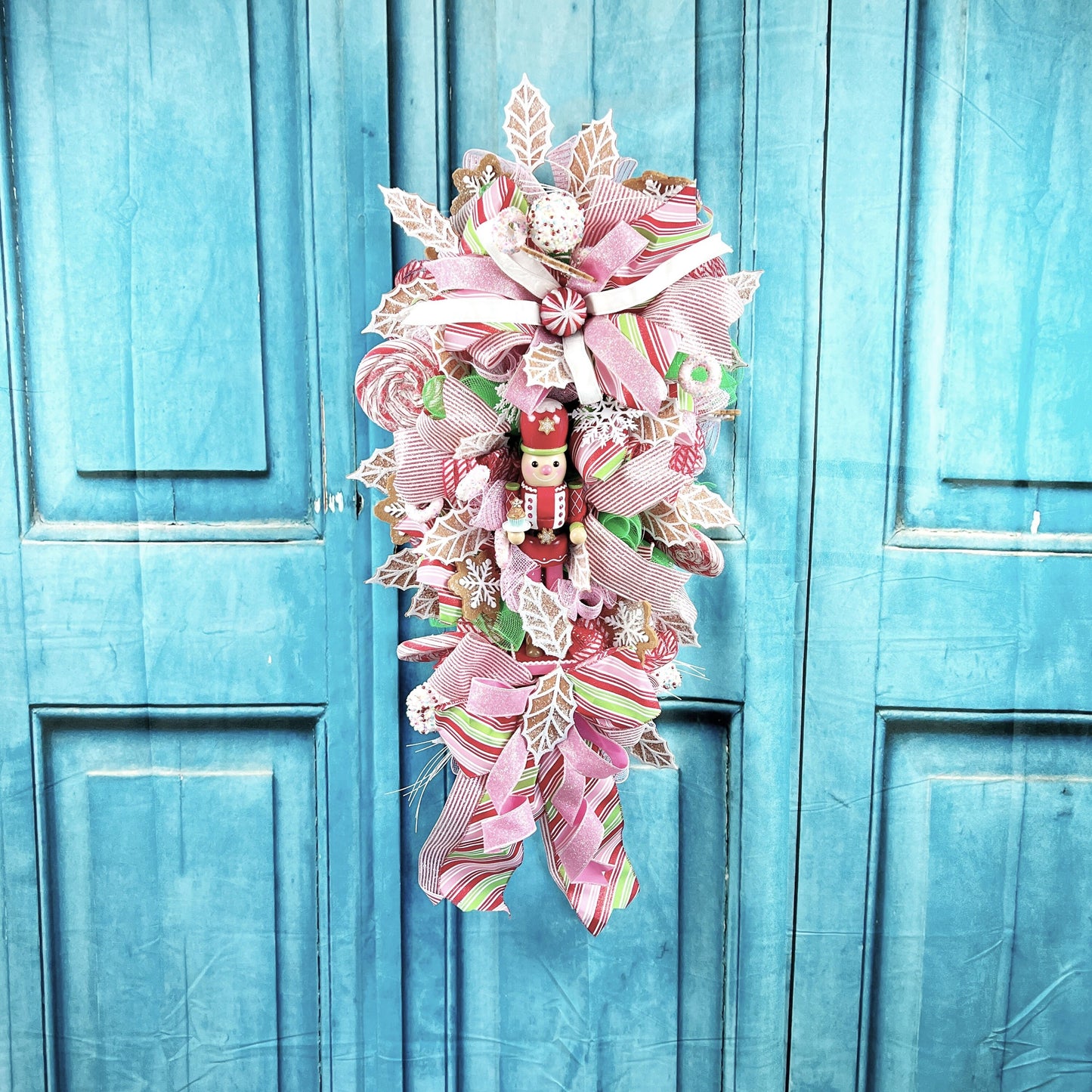 Nutcracker Swag, Christmas Nutcracker Swag, Christmas Wreath, Holiday Nutcracker Decor, Winter Wreath, Nutcracker Decor, Gingerbread Decor