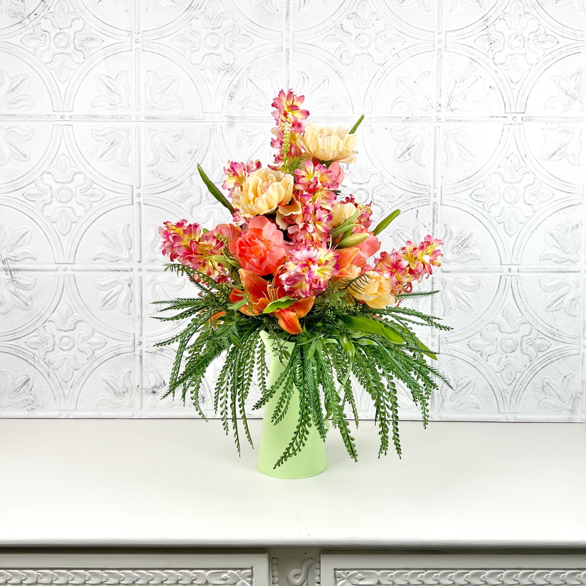 Tropical Faux Floral Centerpiece – Bright Summer Arrangement with Coral & Peach Blooms, Green Vase Decor, Handmade Island-Inspired Display